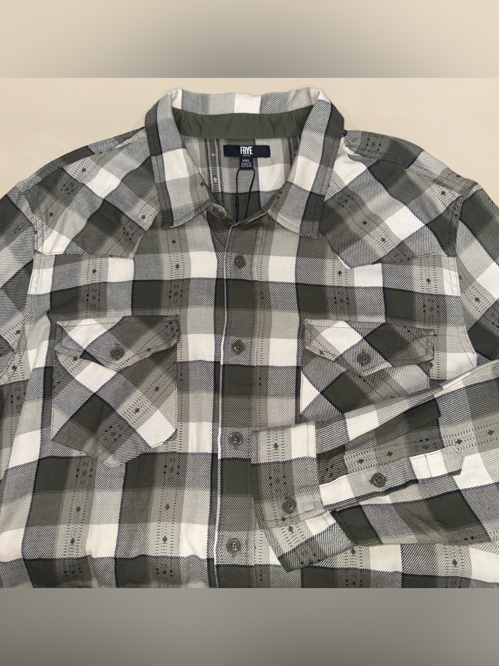 Men’s Frye Flannel Size XXL - NWT